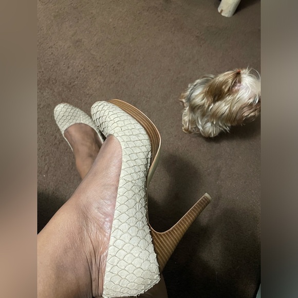 Calvin Klein Heels Size 9M - Picture 8 of 8